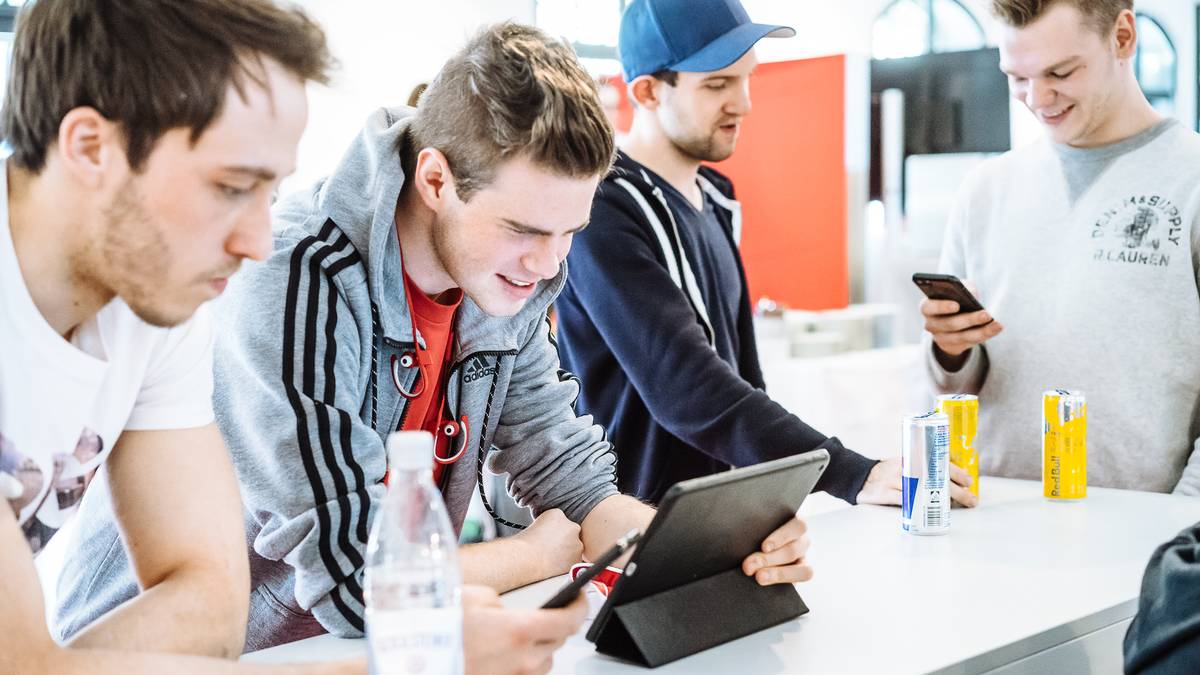 Zwischen den Spielen konnten die Teilnehmer sich austauschen.