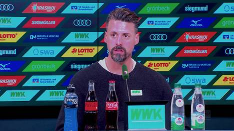 Der FC Augsburg gewinnt gegen den VfL Wolfsburg und stoppt damit den Negativtrend. Trainer Sandro Wagner spricht nach dem Spiel über die Leistung seiner Mannschaft. 