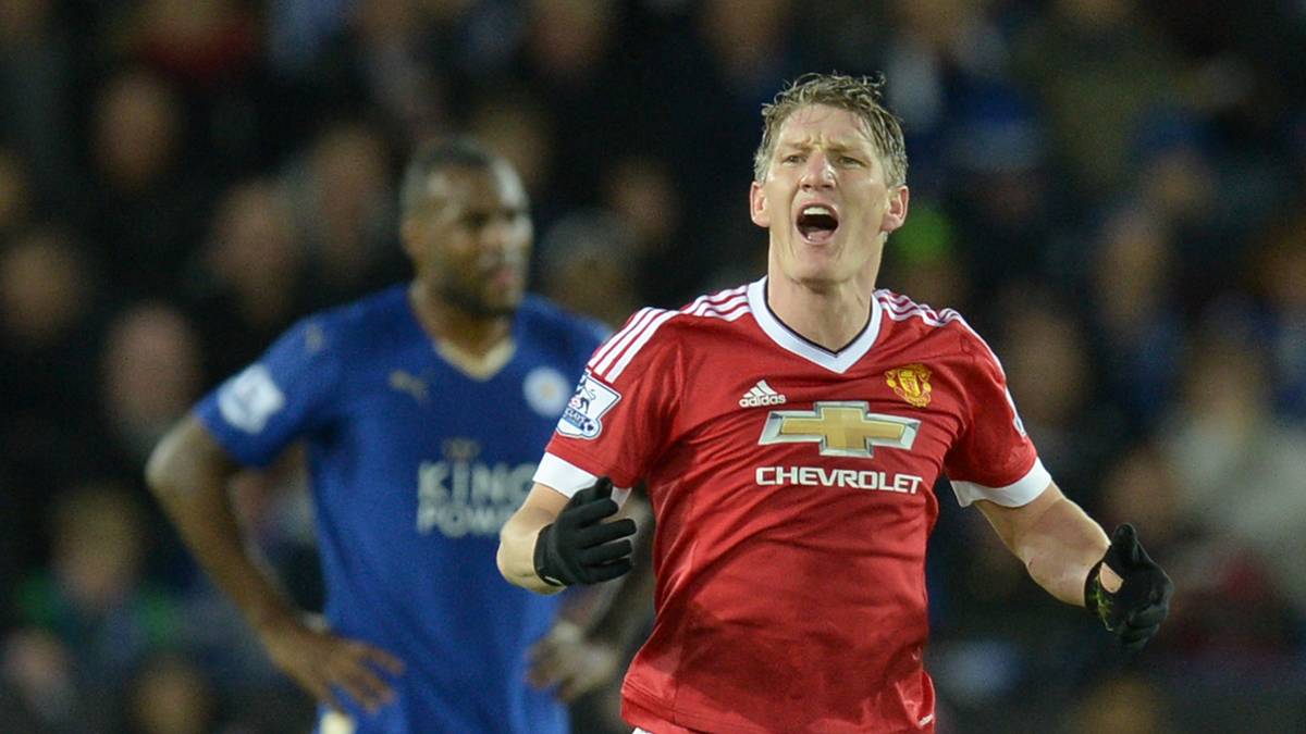 Schweinsteiger lebt sich auf der Insel gut ein, bekommt von seinen Mitspielern den Spitznamen "Mr. Calm" wegen seines beruhigenden Einflusses auf das Spiel. Parallel nimmt er die Mission EM 2016 in Angriff ...