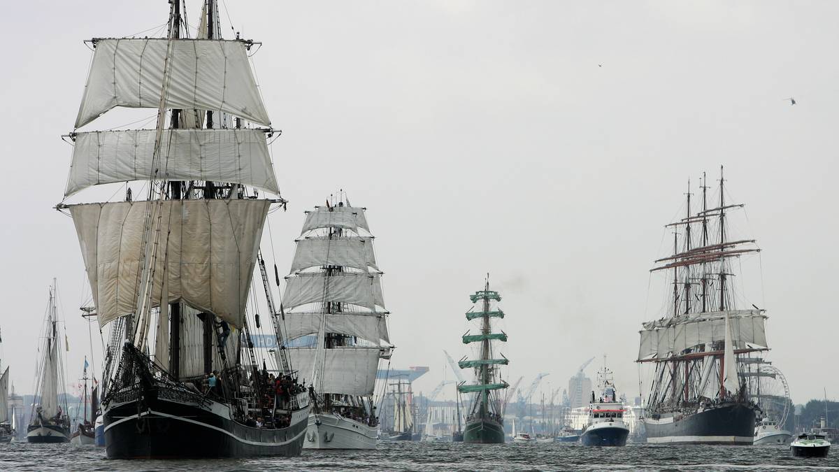 Kiel Week - Full Ship Parade