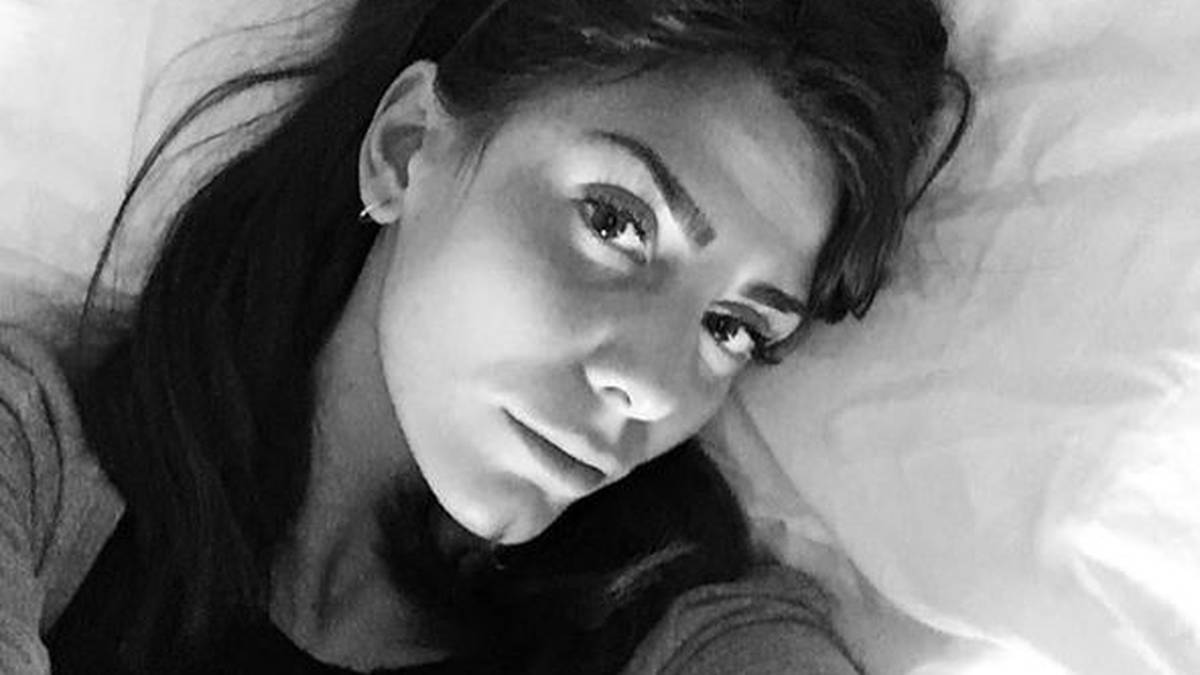 Bei dem Blick kann man schon schwach werden: Martina Maccari weiß, wie sie ihren Freund Leonardo Bonucci nach verlorenen Spielen tröstet. Im Verein war das in der abgelaufenen Saison selten nötig, denn Bonucci gehört zu Juventus' Meistermannschaft