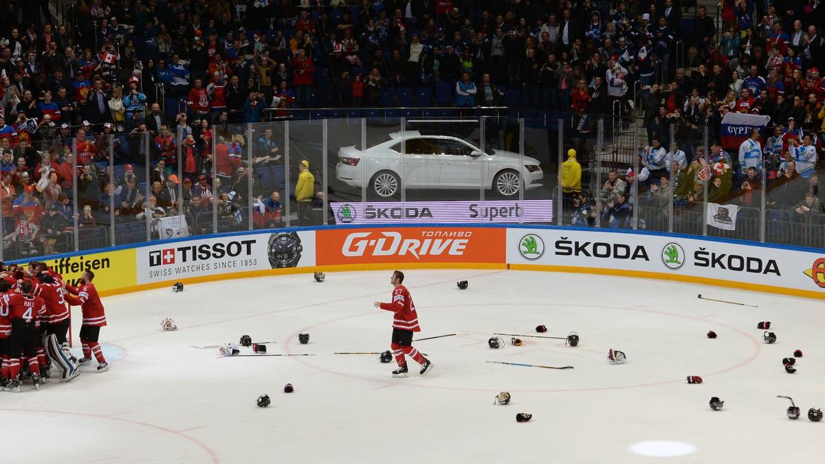Handschuhe aus, Schläger weg und ab zu Torwart Cam Talbot, der einen Shut-out hinlegt