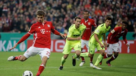 Bayern Muenchen v FC Augsburg - DFB Cup