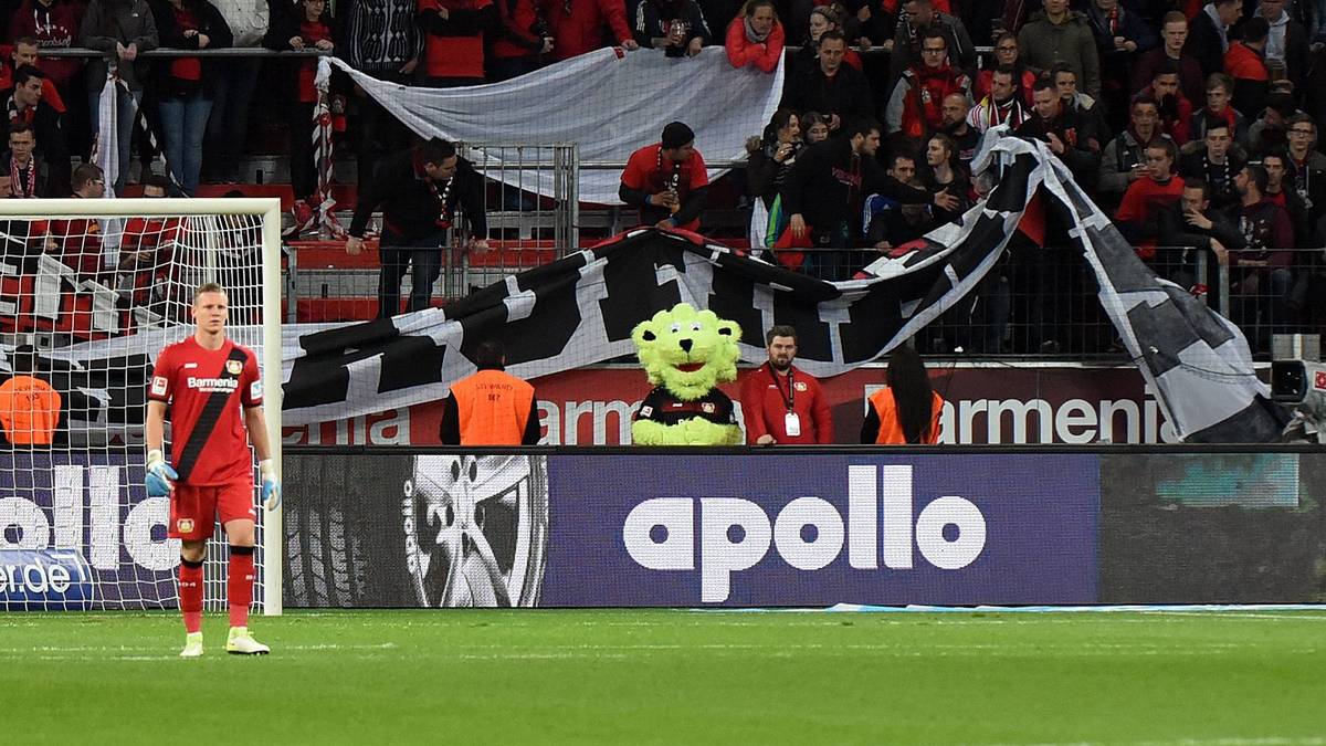 Nach drei Gegentoren in 18 Minuten hatte sich die Forderung aber offensichtlich erledigt, die Zuschauer packten frustriert zusammen