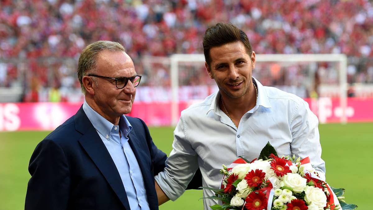 "Wir haben mit Claudio vereinbart, wenn er wirklich mal seine Karriere beendet, wann auch immer das sein wird, dass er dann nach München zurückkehren und bei uns eine Botschafter-Rolle übernehmen kann", erklärte Bayern-Boss Karl-Heinz Rummenigge bei "Mein Werder"