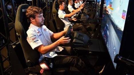 Fernando Alonso ließ seinen Teamkollegen im Simracing keine Chance