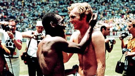 Pelé and Bobby Moore bei der WM 1970