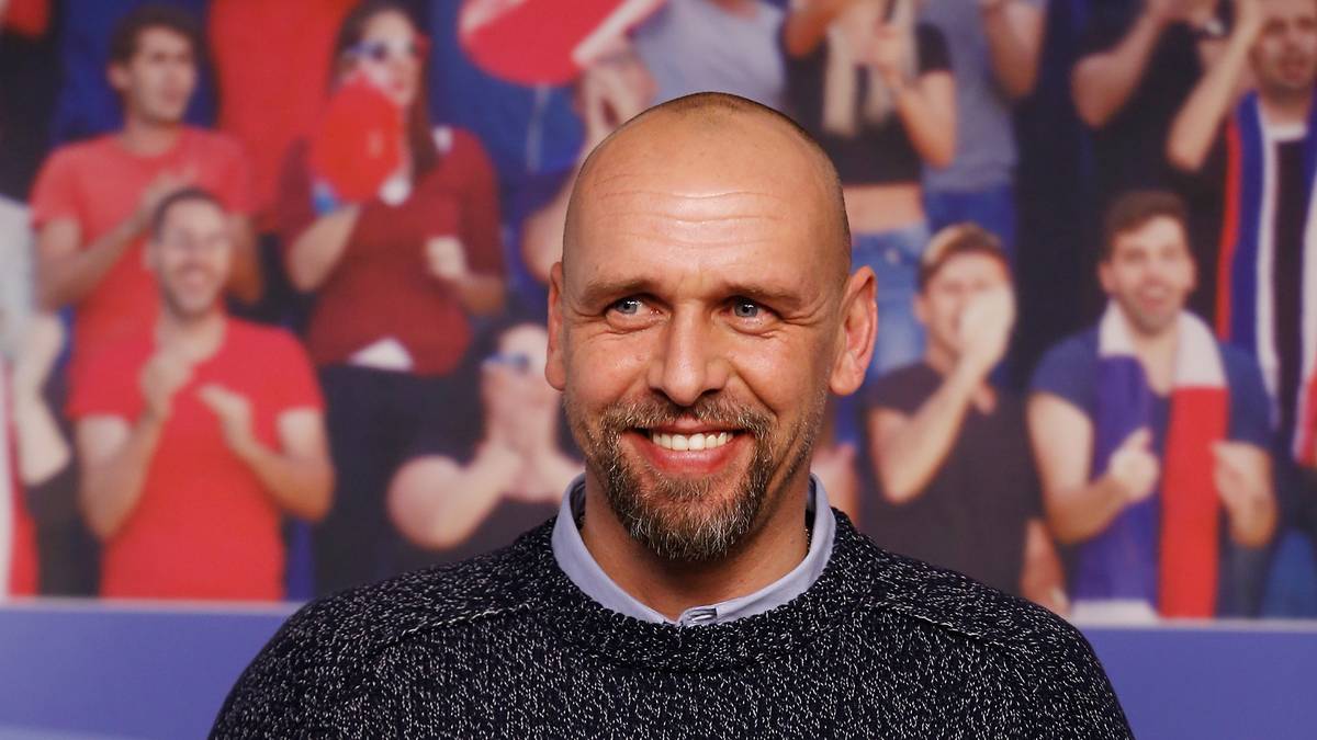 "Die Drei gehören zusammen wie siamesische Zwillinge." (TV-Experte Holger Stanislawski bei der EM über das belgische Offensiv-Dreieck)