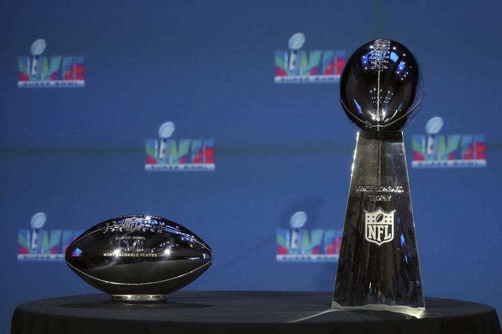 Jedes Jahr aufs Neue ist die Vince Lombardi Trophy der Traum der 32 Teams in der NFL