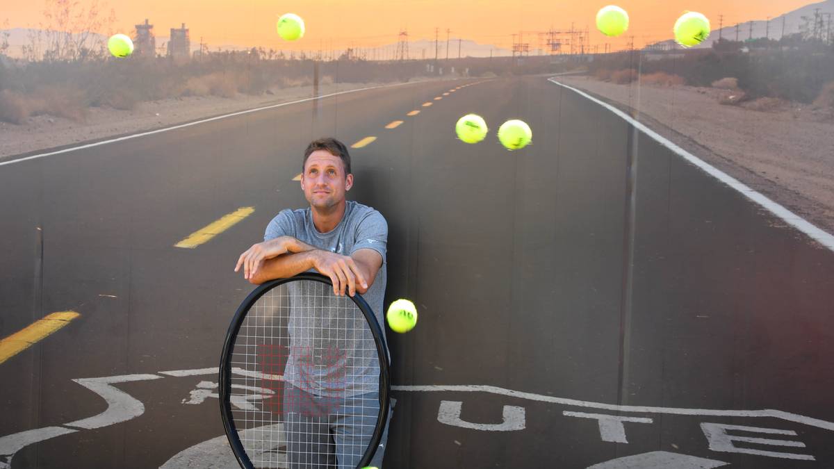 Sandgrens Eltern nannten ihn nach seinem Urgroßvater, einem Sohn schwedischer Einwanderer. Und in Skandinavien kam der Name Tennys oder Tenny damals häufig vor. Dazu waren seine Eltern zwar keine Tennis-Profis, aber durchaus Hobbyspieler und fanden den Klang des Namens gut