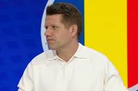 Schiedsrichter-Experte Patrick Ittrich spricht bei Magenta-Tv darüber, dass es schwierig für den Schiedsrichter sei, den richtigen Einstieg für Gelbe Karten in einem Spiel zu finden.