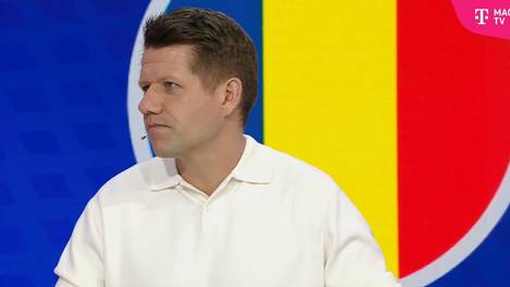 Schiedsrichter-Experte Patrick Ittrich spricht bei Magenta-Tv darüber, dass es schwierig für den Schiedsrichter sei, den richtigen Einstieg für Gelbe Karten in einem Spiel zu finden.