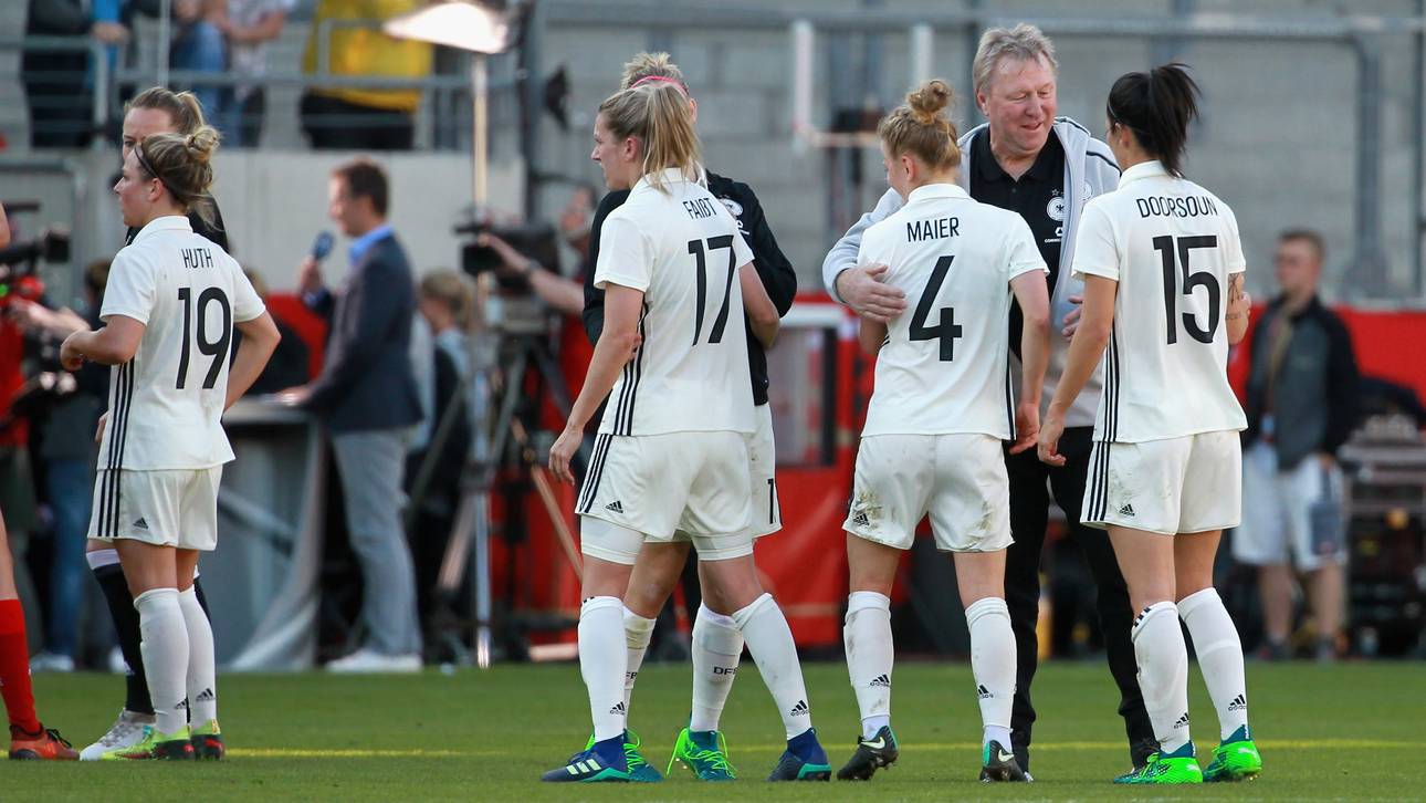 DFB-Frauen vor Pflichtaufgabe