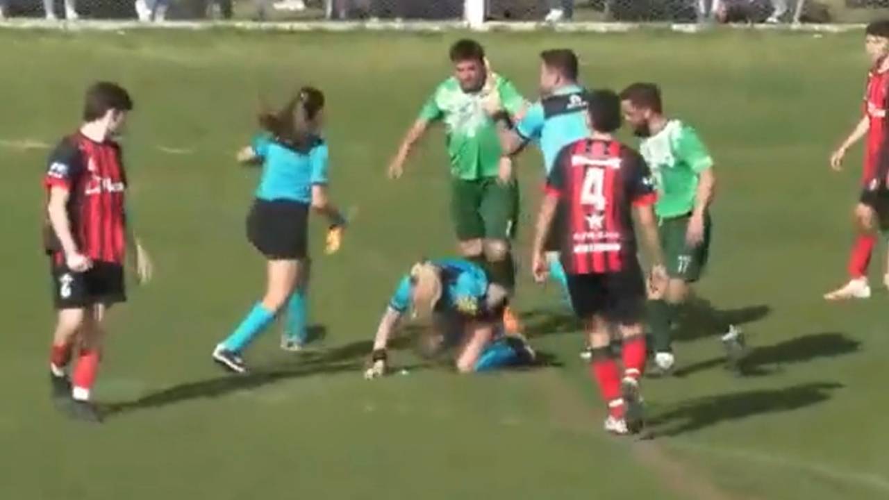 Skandal! Spieler nach Faustschlag gegen Schiedsrichterin verhaftet