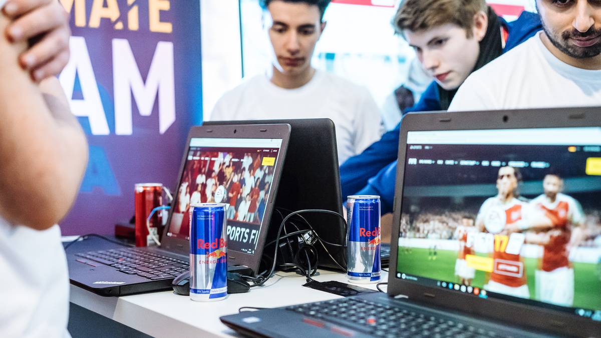 Die Spieler können sich ihre Mannschaft im Ultimate-Team Modus zusammenstellen.