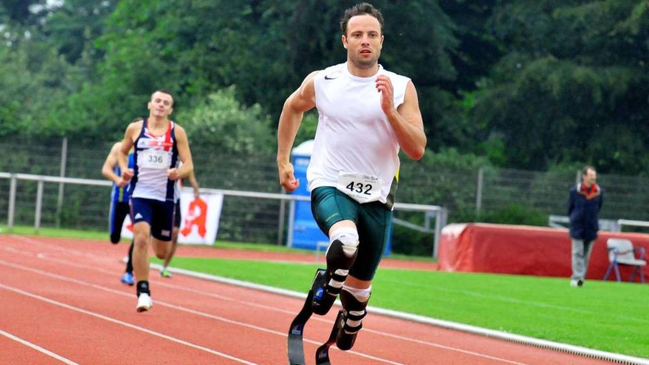 Oscar Pistorius fehlen seit seiner Geburt aufgrund einer Fehlbildung die Wadenbeine und die äußere Seite der Füße