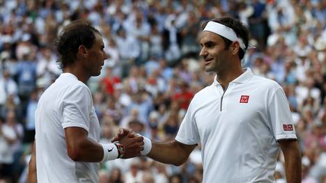 Roger Federer (r.) und Rafael Nadal sind zwei der besten Tennisspieler aller Zeiten