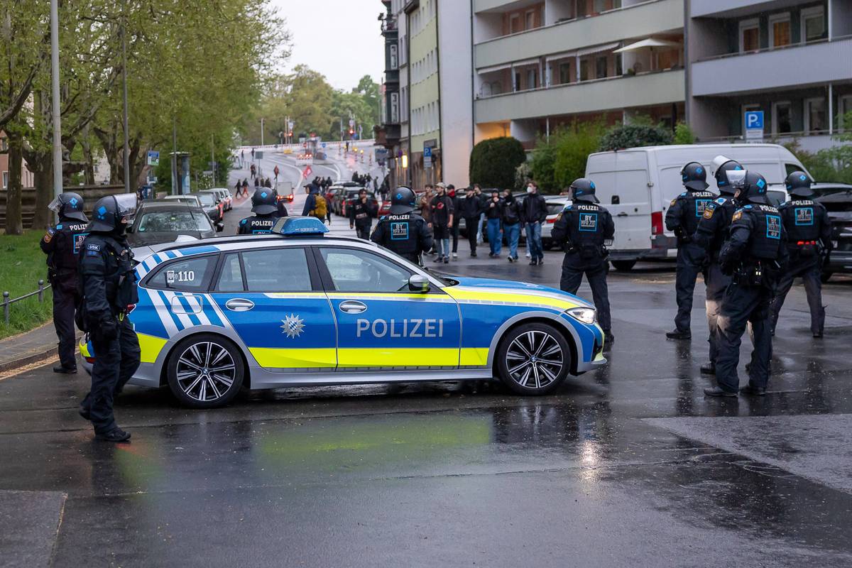 Massenschlägerei bei Zweitliga-Spiel