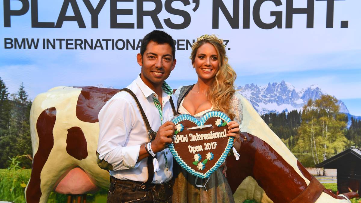 Der Spanier Pablo Larrazabal und seine Frau Gala Alten strahlen in Tracht um die Wette