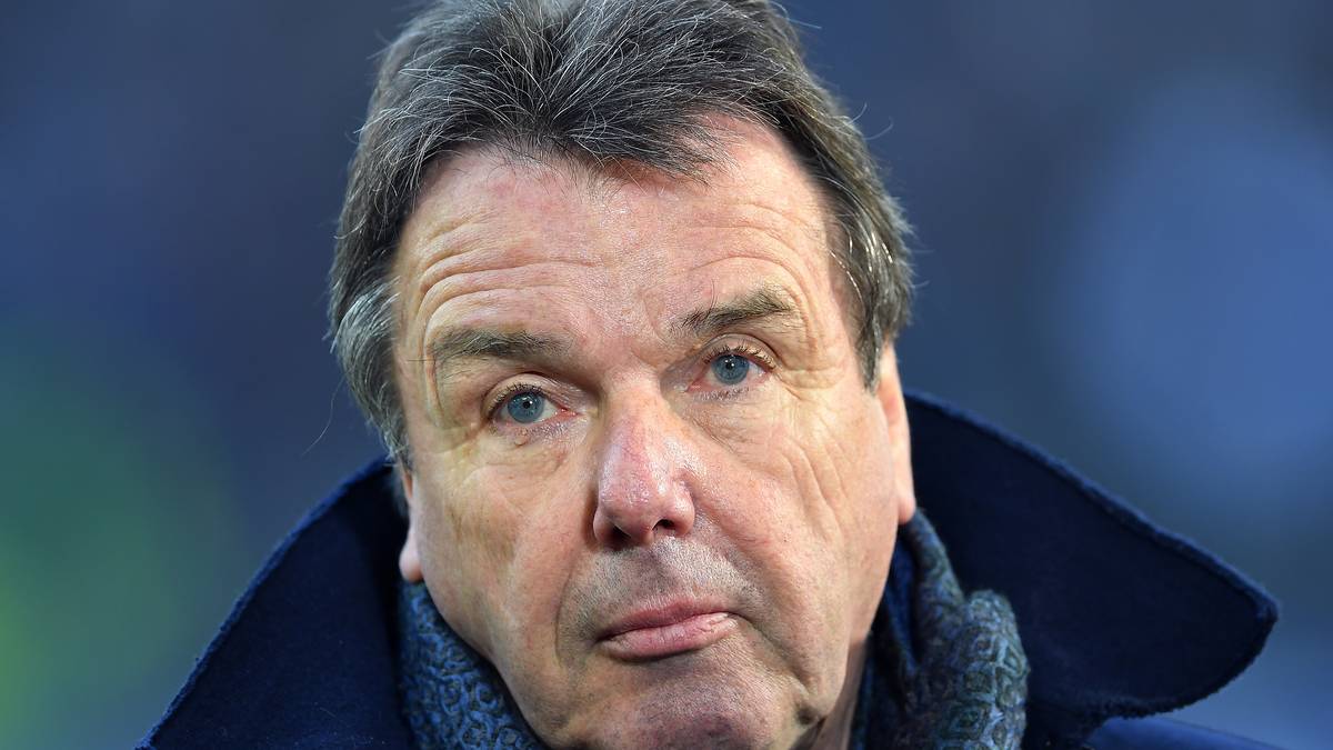 Der Gesichtsausdruck von HSV-Vorstandschef Heribert Bruchhagen spricht Bände