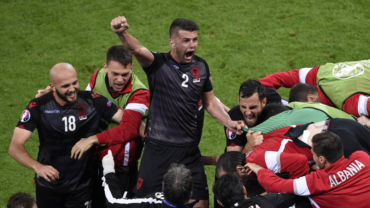 Albanien schnuppert am Achtelfinale