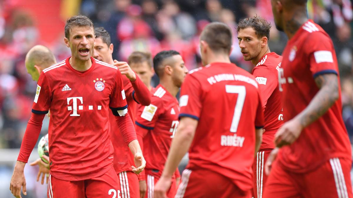 FC BAYERN - 1-2: Der Rekordmeister will am Samstag mit der Meisterschaft den ersten von zwei möglichen Titeln perfekt machen. Ein Remis gegen Frankfurt reicht den Münchnern dank der besseren Tordifferenz. Sollte der BVB gegen Gladbach nicht gewinnen, ist Bayern der Titel sowieso nicht mehr zu nehmen
