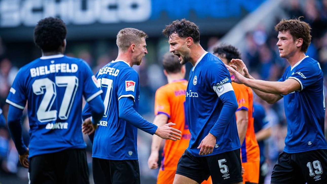 Bielefeld dreht Partie nach krassem Abwehrfehler