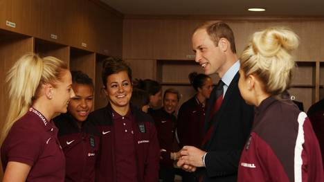 Prinz William verabschiedet das englische Team