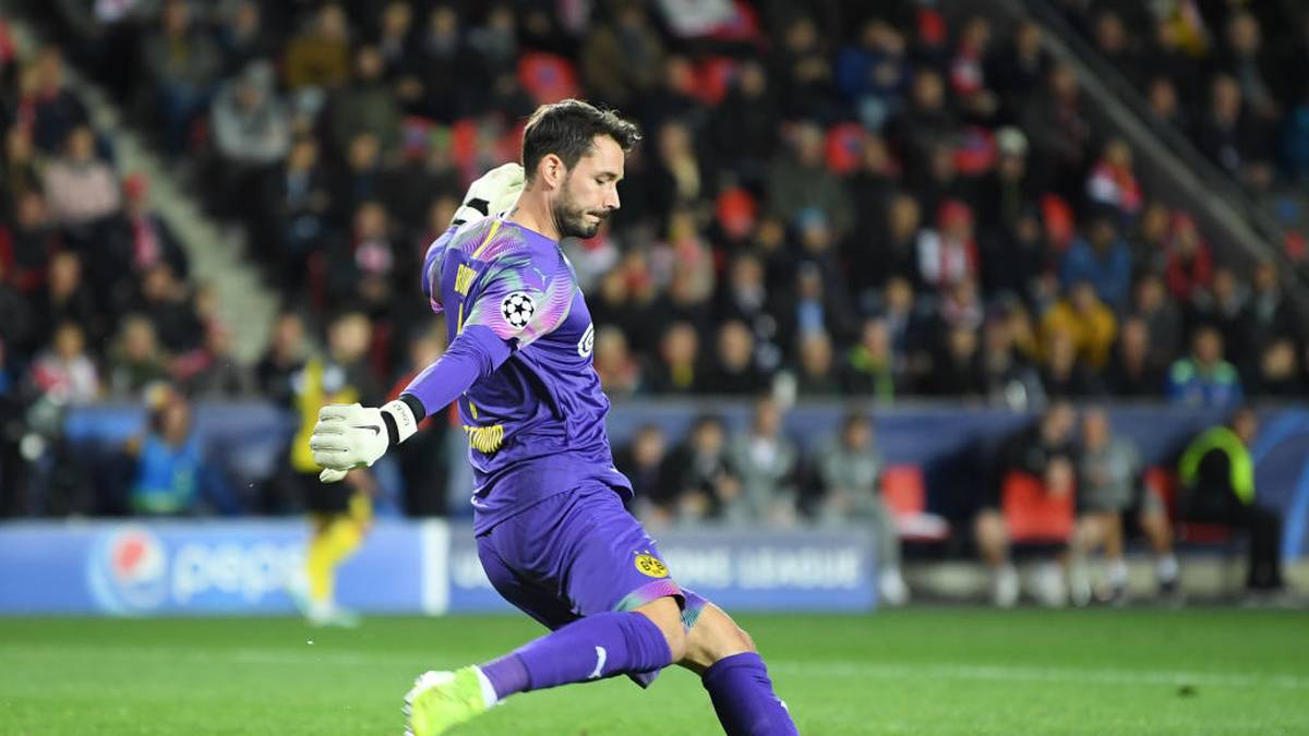 ROMAN BÜRKI: Starke Paraden! Bewahrte den BVB einige Mal vor einem Gegentor. SPORT1-Note: 2
