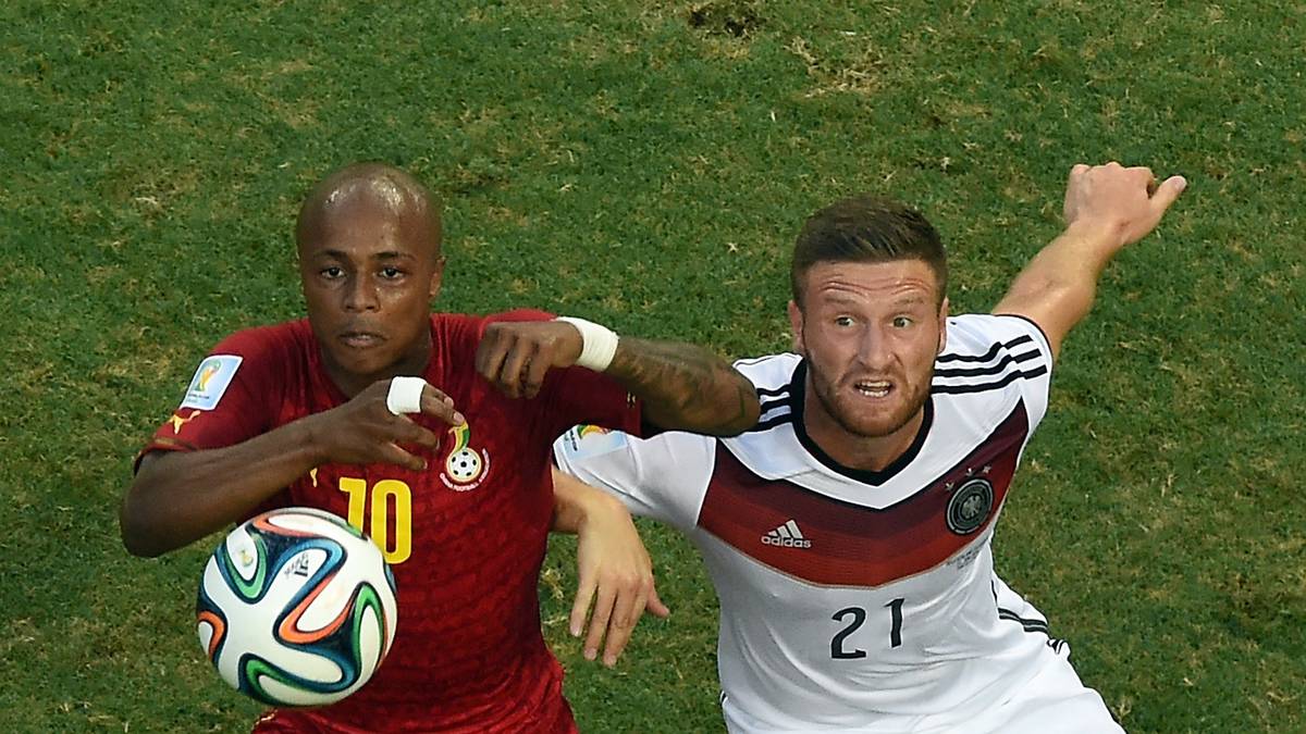 PLATZ 2 - SHKODRAN MUSTAFI: Bei der WM 2014 zählte Mustafi, damals noch in Diensten des Sampdoria Genua, zu den Überraschungen im Kader des DFB-Teams. Nach dem Titelgewinn schnappte sich der FC Valencia den Weltmeister für acht Millionen