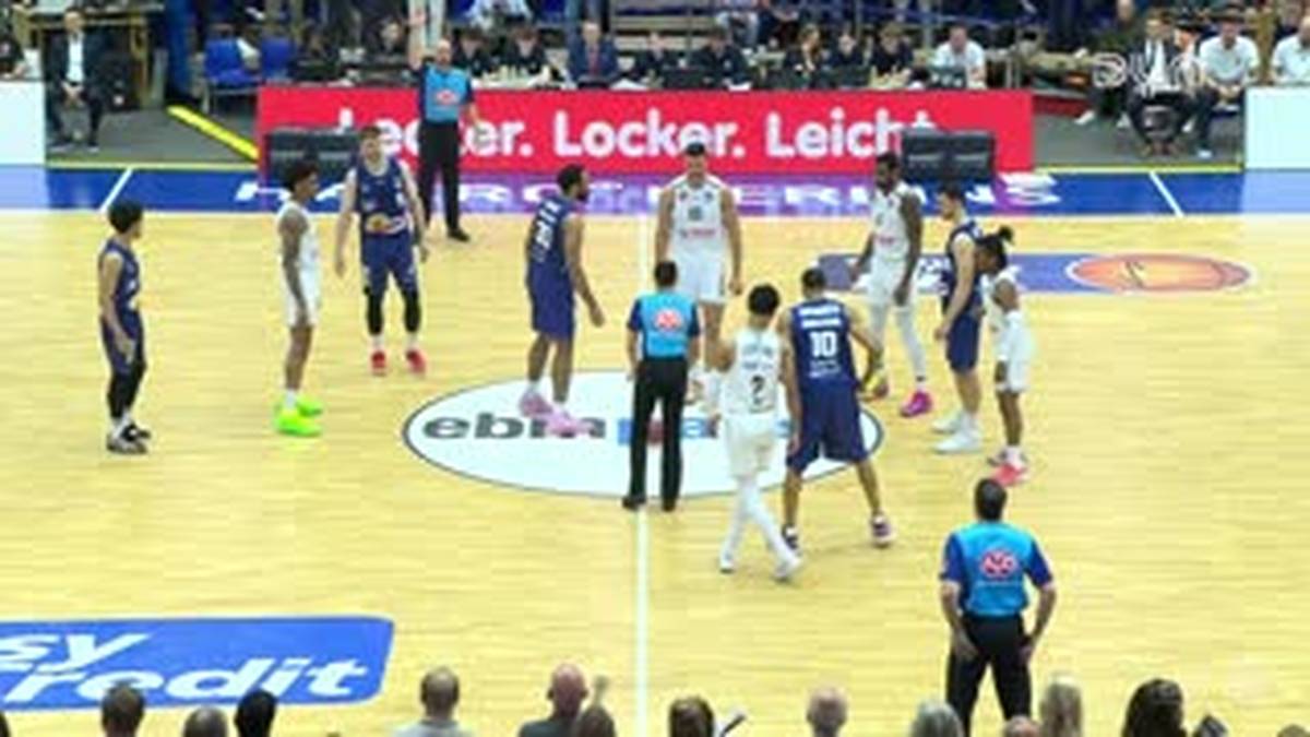 Spiel Highlights zu HAKRO Merlins Crailsheim - Bamberg Baskets 