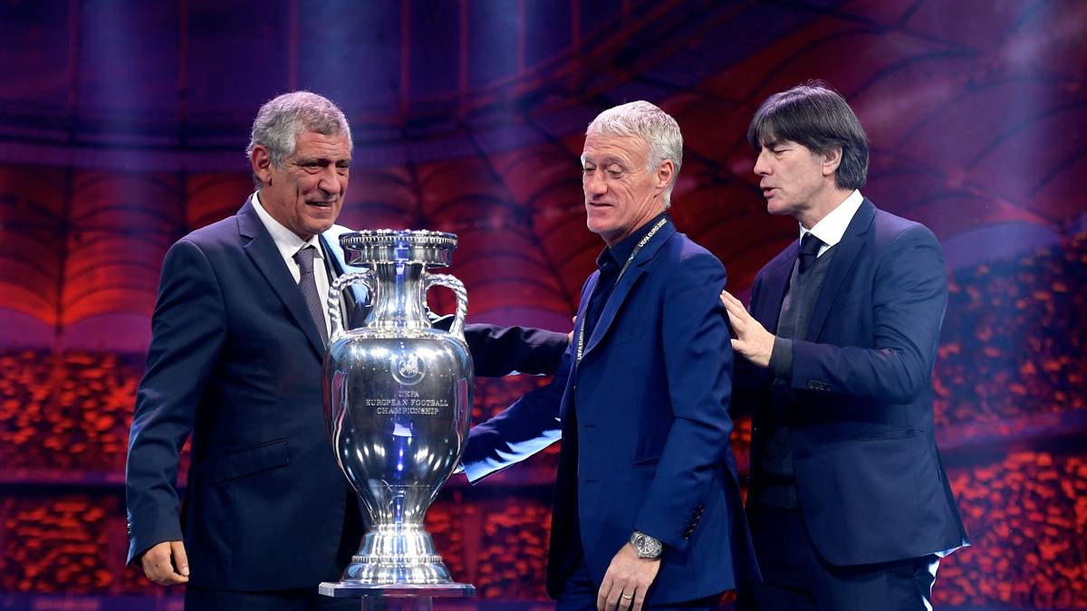 FRANKREICH - L'Equipe: "Die Gruppe der Liebe. Die liebsten Feinde treffen sich. Zwei Asse als Geschenk! Es gibt kein Recht auf Irrtum. Es hätte nur noch gefehlt, dass die UEFA den letzten Sieger der Copa America zu ihrer Kontinentalmeisterschaft in diese Gruppe eingeladen hätte. Die CONMEBOL hat das mit dem Integrieren von Japan und Katar in diesem Jahr schließlich bereits vorgemacht."