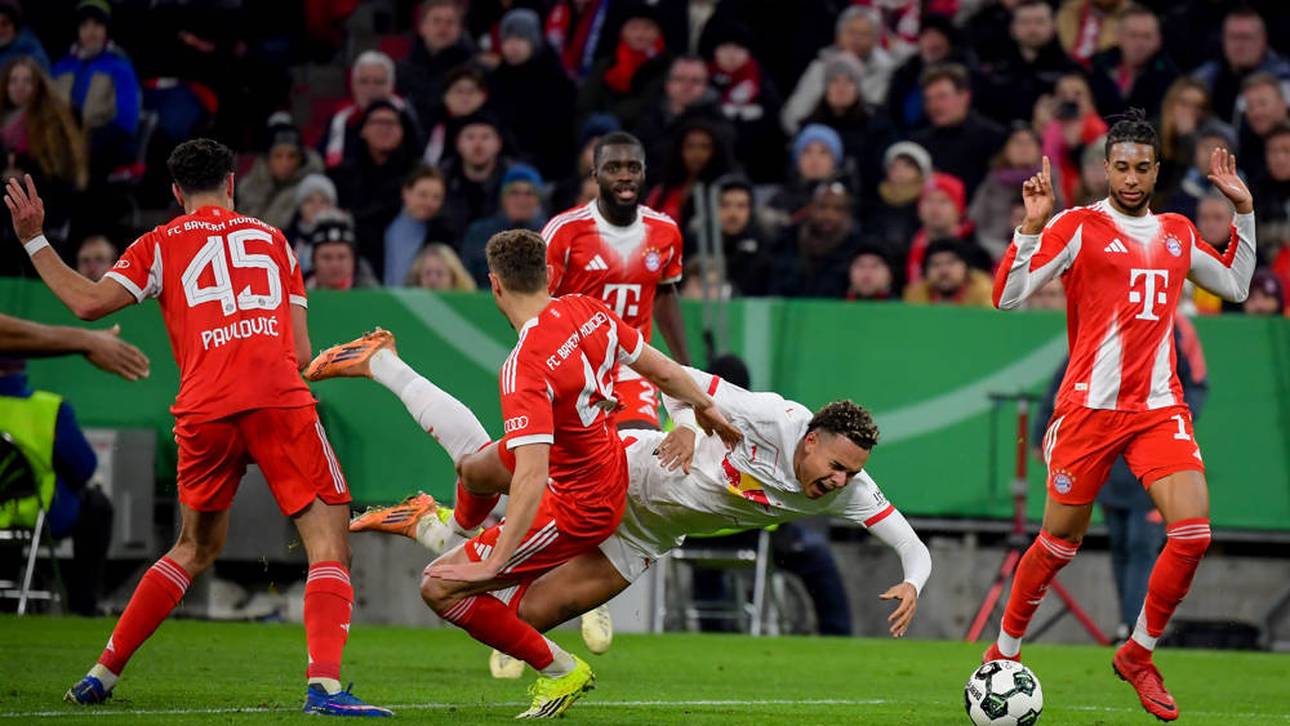 Josip Stanisic bringt Antonio Nusa zu Fall