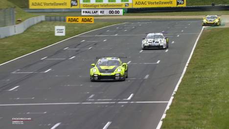 Einen Tag nach dem türkischen Premierensieg durch Ayhancan Güven siegt im Porsche Carrera Cup Germany erstmals Laurin Heinrich. In der Gesamtwertung wird es eng.