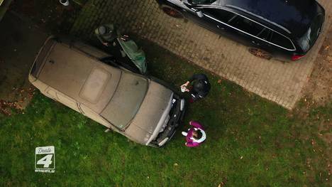 Ein unfassbarer Scheunenfund! Ein Golf GTI mit V5-Motor schlummert seit Jahren in einem Schuppen. Mit kaputter Scheibe, defekter Schaltung und komplett verschimmeltem Innenraum. Können Ramona und Yunus den GTI retten?