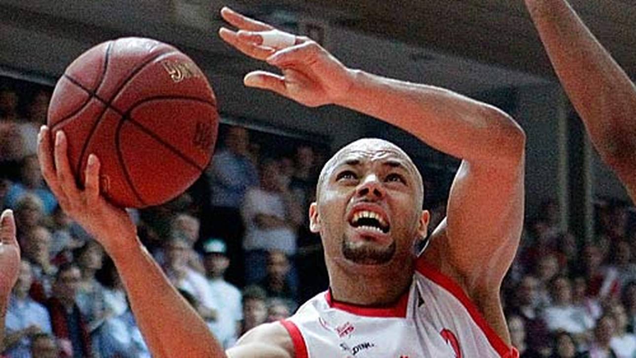 Stuckey verlängert in Würzburg