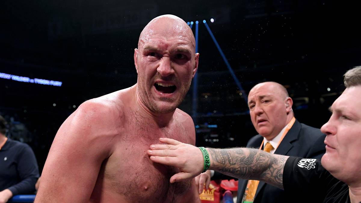 PLATZ 15: TYSON FURY - Der tief gefallene Klitschko-Bezwinger aus England hat sich mit seiner starken Vorstellung gegen Schwergewichts-Weltmeister Deontay Wilder zurück auf die Landkarte geboxt. Knüpft er an das Remis an, kann es noch weiter nach oben gehen