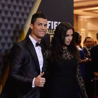 Irina Shayk, die ehemalige Partnerin von Cristiano Ronaldo, verlor nach dem Beziehungsende den Großteil ihrer Follower auf Instagram. Dabei rief sie selbst ihre Fans dazu auf, ihr zu entfolgen.