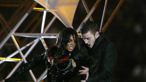 Bei der Performance von Janet Jackson und Justin Timberlake beim Super Bowl 2004 kam es zu einem pikanten Moment