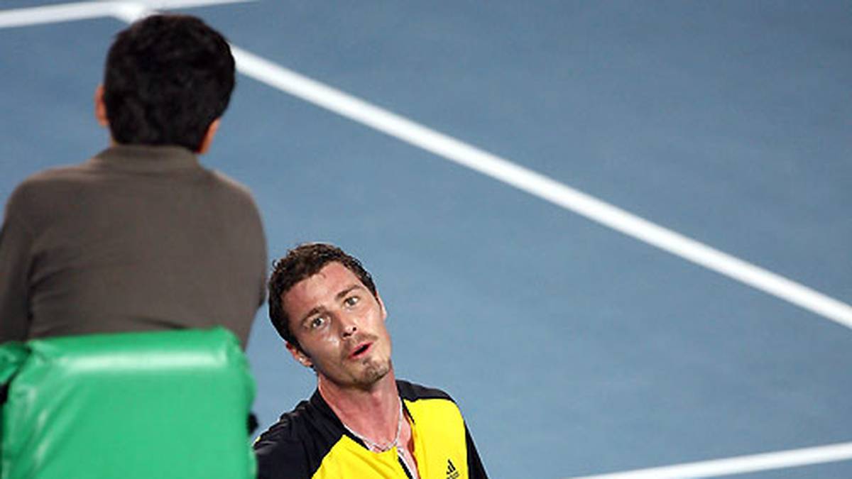 ... oder mit den Schiedsrichtern, die seiner Meinung nach zu oft gegen ihn entschieden. Als Folge solcher fruchtloser Diskussionen ...