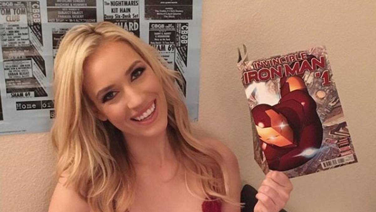 Spiranac ist zudem große Comic-Liebhaberin. Ihre Favoriten sind Batman, Iron Man und Captain America