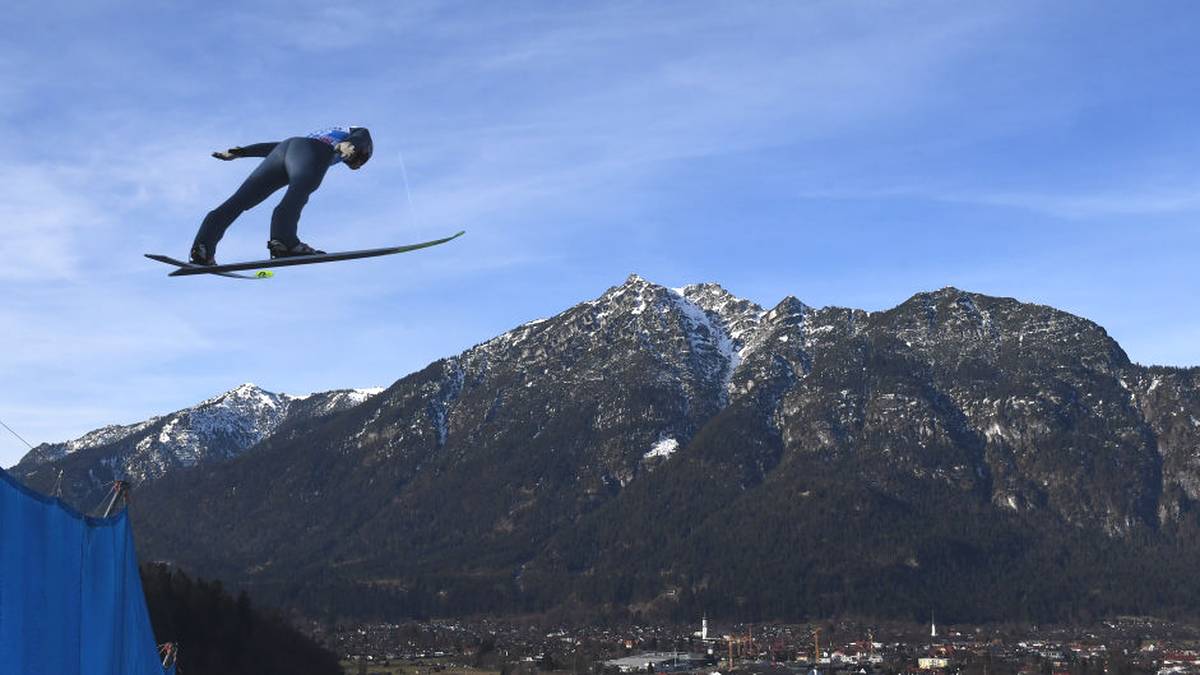 KARL GEIGER (2019/20): In diesem Jahr sind alle Augen auf Geiger gerichtet. Nach der fantastischen Leistung beim Neujahrsspringen lässt der Vizeweltmeister auf mehr hoffen. Reicht es zum ersten deutschen Tourneesieg seit 18 Jahren?