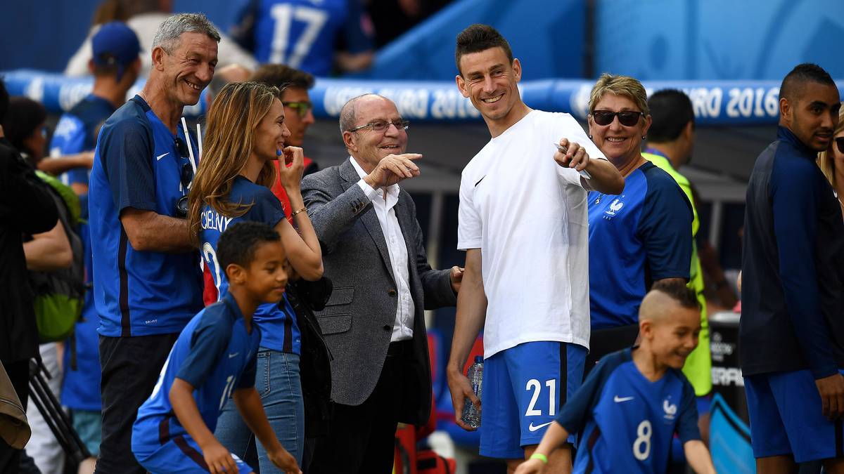 Mit seiner Frau Claire hat Koscielny zwei Kinder: Tochter Maina (5) und Sohn Noah (3).