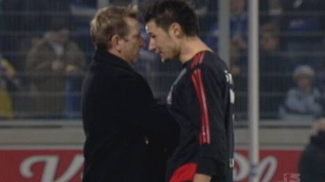 Norbert Meier erlebte als Trainer selbst einen großen Skandal an der Seitenlinie, als er sich 2005 nach einem vermeintlichen Kopfstoß von Albert Streit fallen ließ.