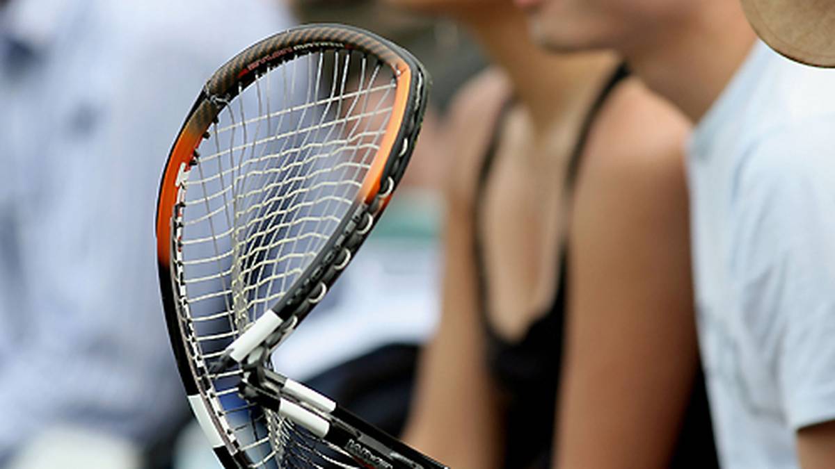 ...verlor Safin oft die Kontrolle worunter nicht nur seine Konzentration litt sondern auch sein Spielgerät