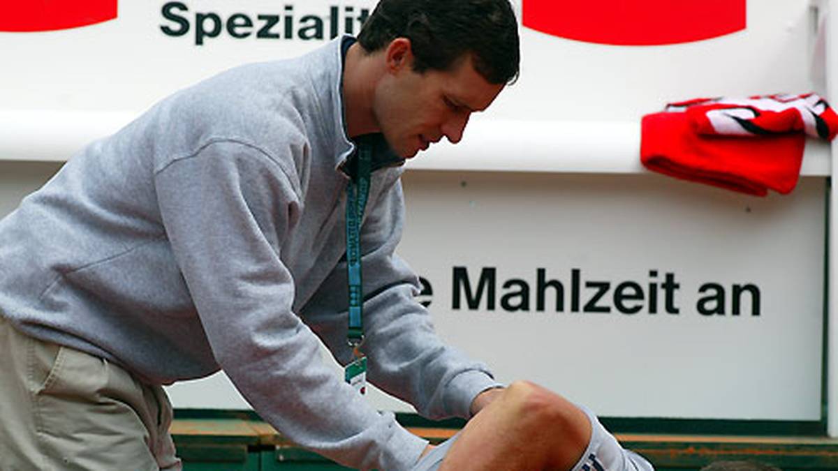 Außerdem hatte Safin immer wieder mit langwierigen Verletzungen zu kämpfen, musste sich nach Verletzungspausen immer wieder zurückarbeiten