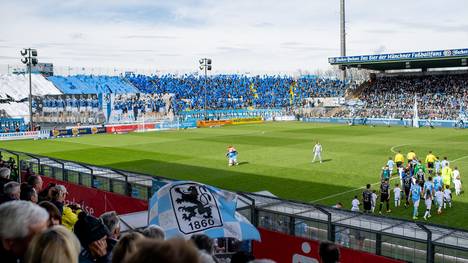 Das "neue" Grünwalder Stadion soll komplett überdacht sein - natürlich sollen genau 18.060 Zuschauer Platz im ausgebauten Löwen-Stadion finden