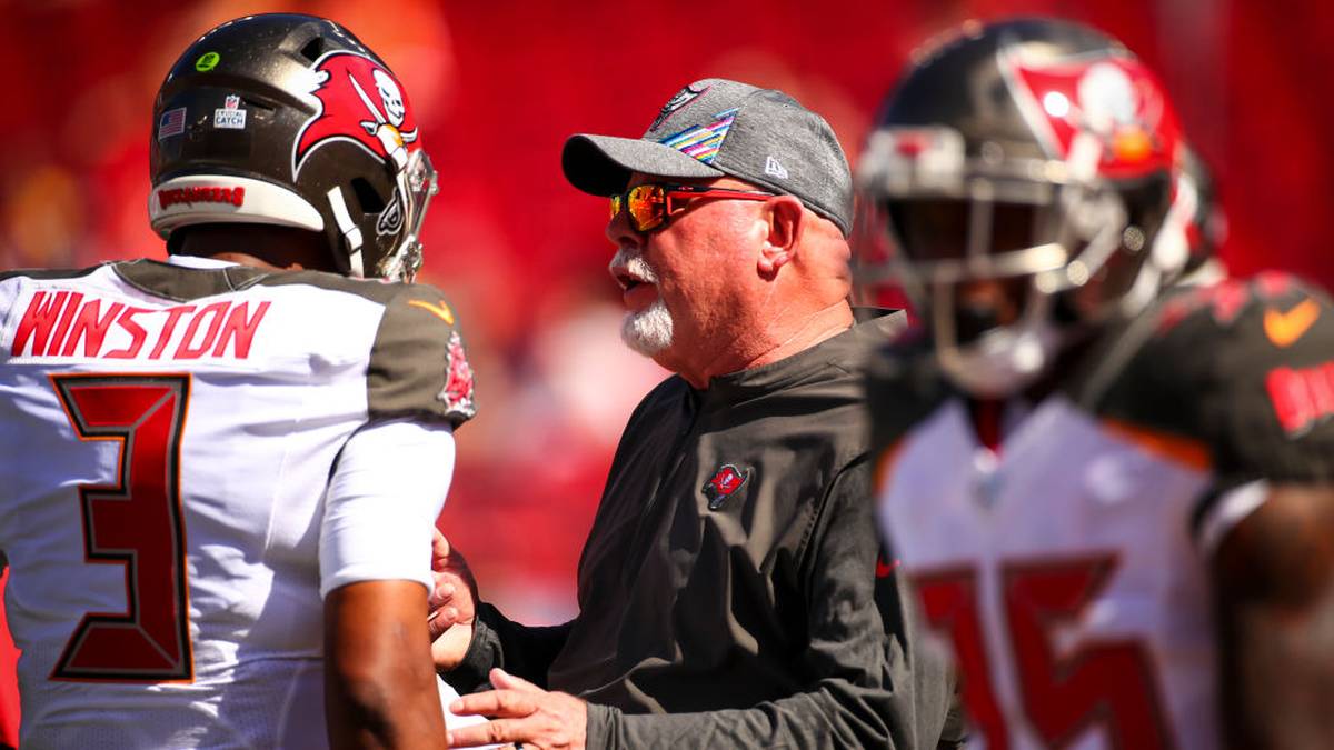 TAMPA BAY BUCCANEERS: Tampa hätte den nötigen Gehaltsspielraum und einen Top-Coach in Bruce Arians, der mit Brady Wunder vollbringen könnte. Zudem krachte es zuletzt gewaltig mit dem Interception-anfälligen Starter Jameis Winston