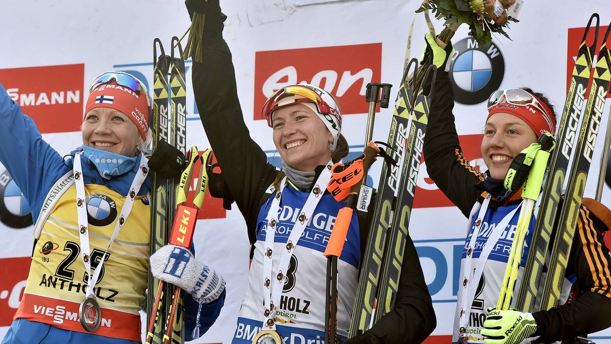 Bei Dahlmeier platzt in Antholz im Januar 2015 der Knoten im Einzel. Beim Sprint belegt sie den dritten Platz und holt damit ihre erste Podiumsplatzierung im Weltcup