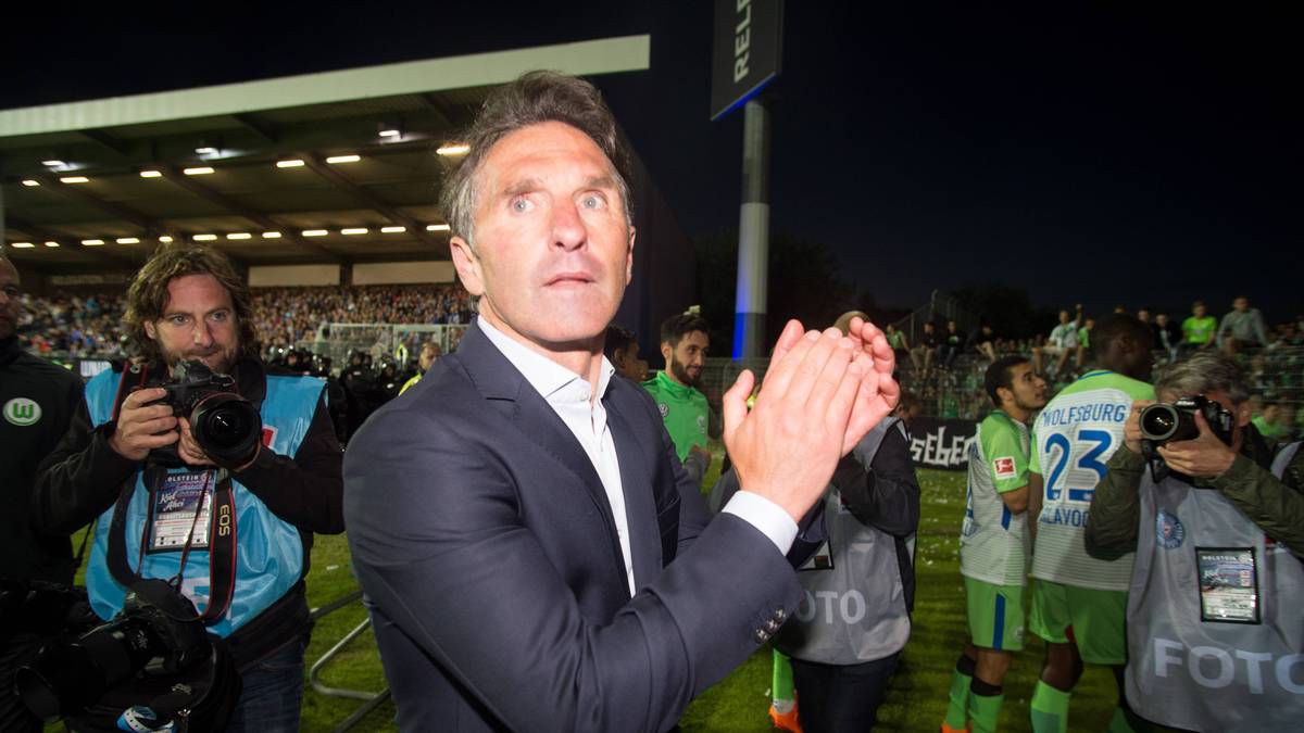 Bruno Labbadia rettet den VfL im Jahr darauf in der Extrarunde. Gegen Holstein Kiel gibt es ein 3:1 daheim und einen 1:0-Erfolg auswärts